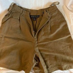 VINTAGE ELLEN TRACY SHORTS